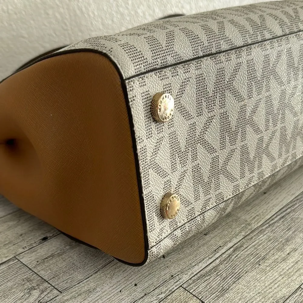 Michael Kors Cream and Tan Signature Satchel - Picture 8 of 17